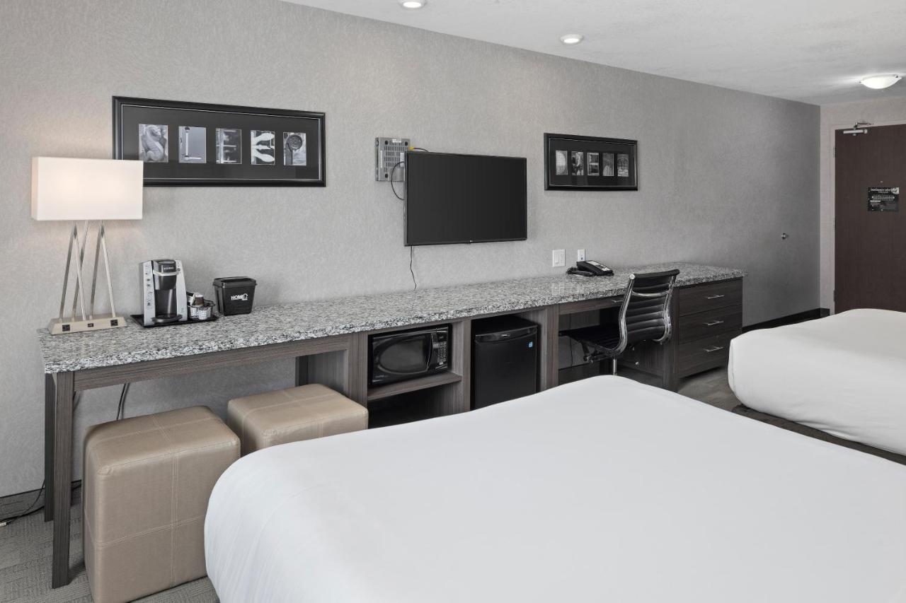 Home Inn & Suites Saskatoon South Bagian luar foto