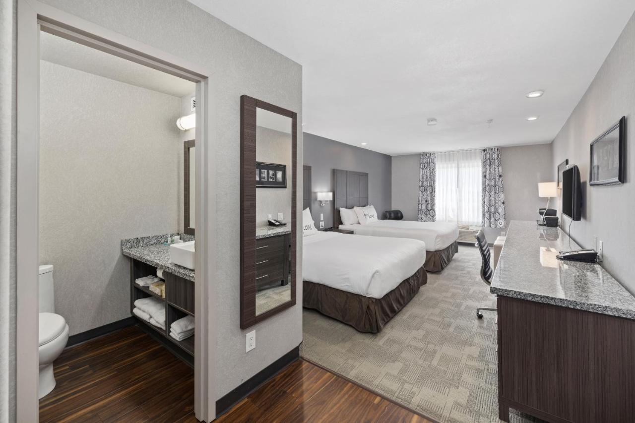 Home Inn & Suites Saskatoon South Bagian luar foto