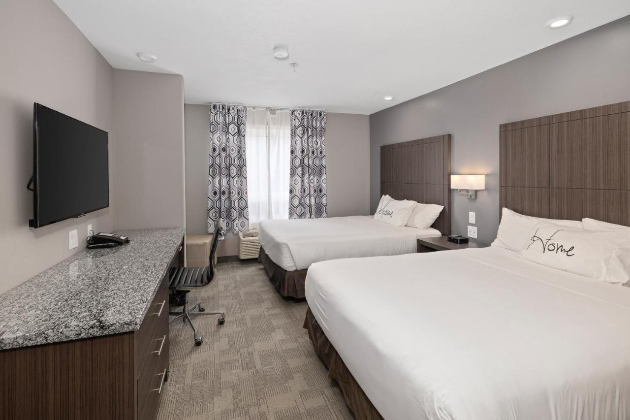 Home Inn & Suites Saskatoon South Bagian luar foto