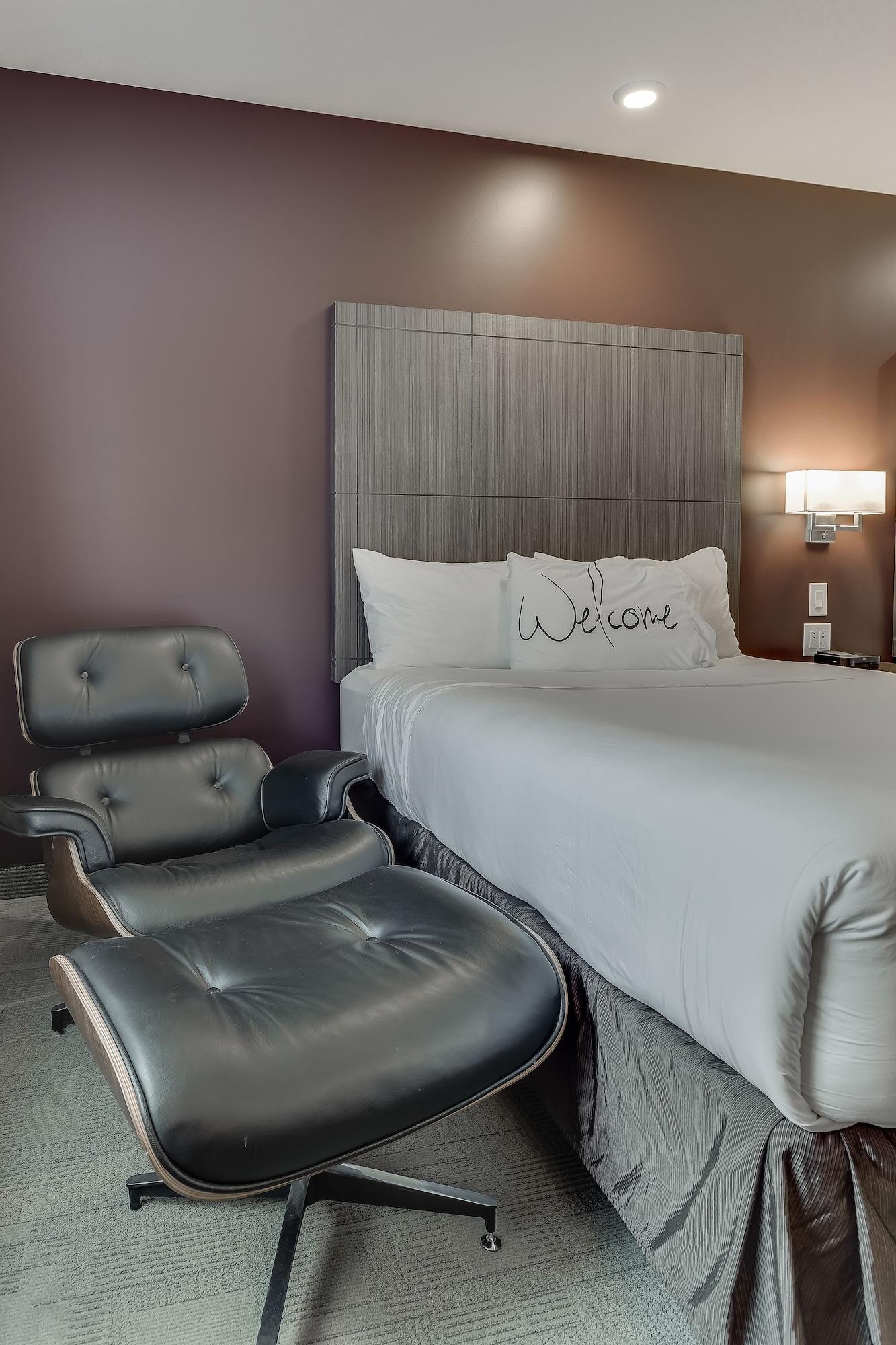 Home Inn & Suites Saskatoon South Bagian luar foto