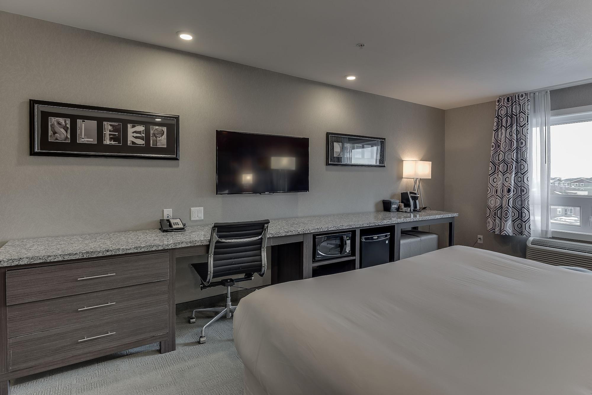 Home Inn & Suites Saskatoon South Bagian luar foto