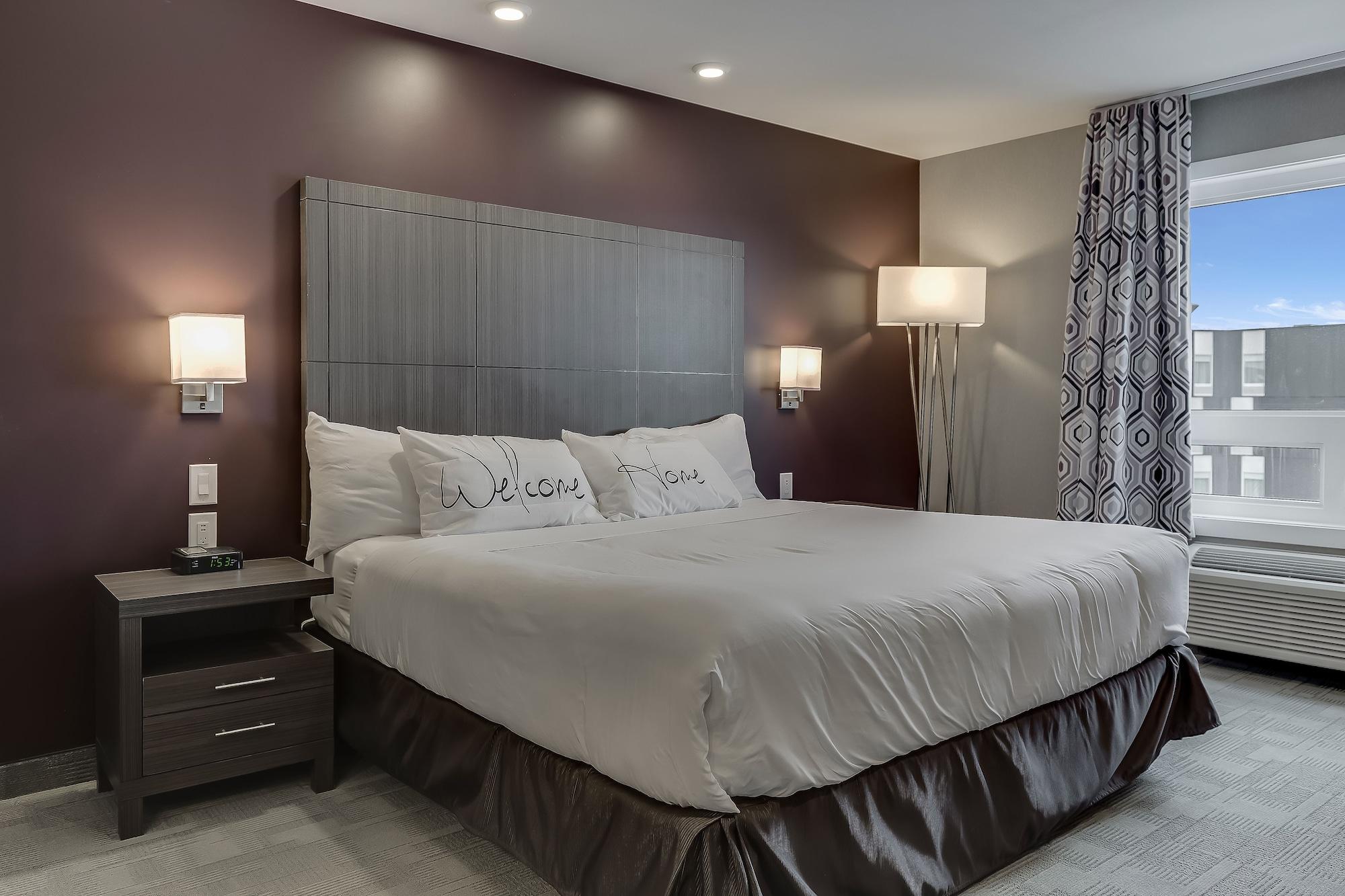 Home Inn & Suites Saskatoon South Bagian luar foto