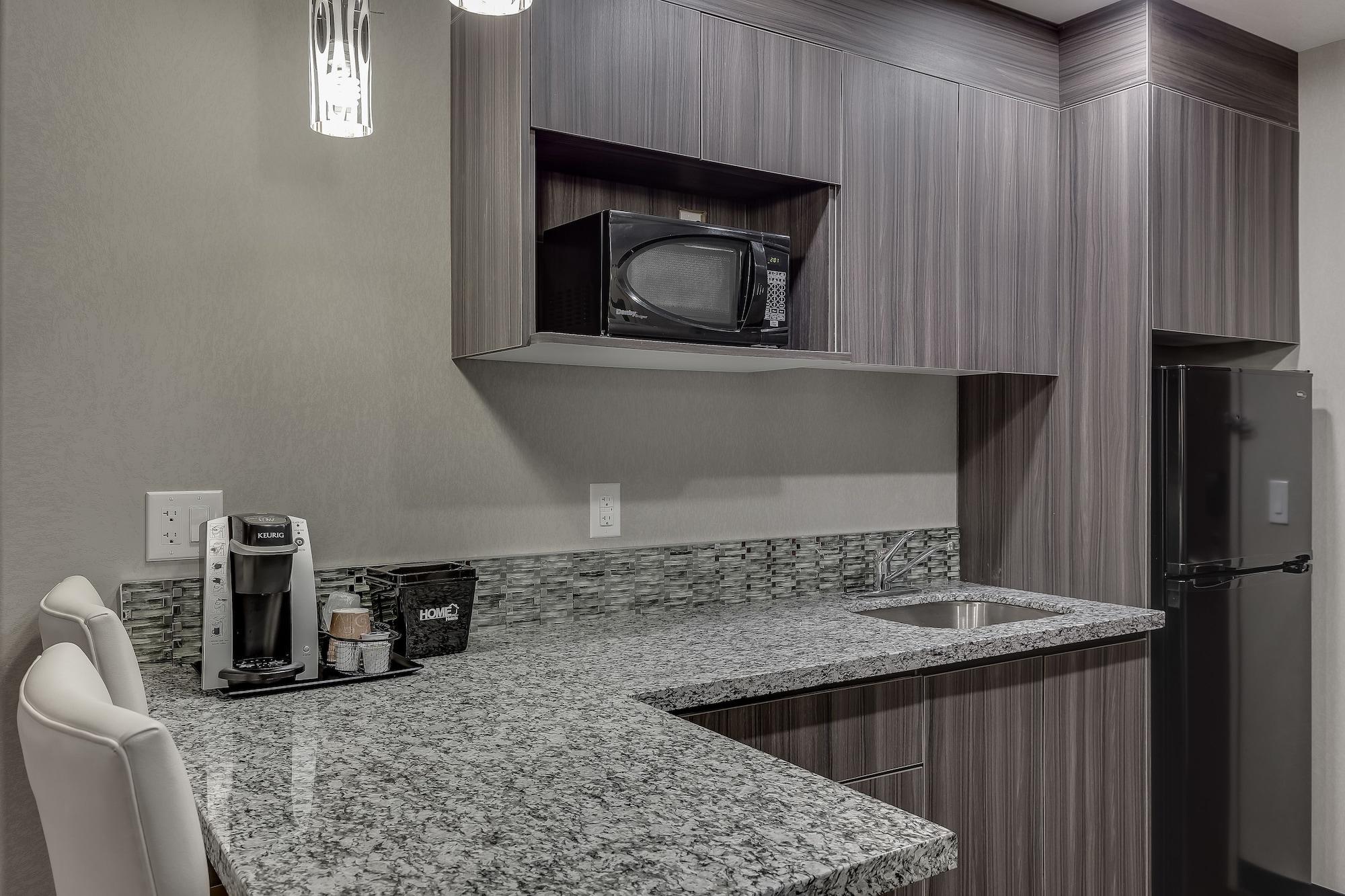 Home Inn & Suites Saskatoon South Bagian luar foto