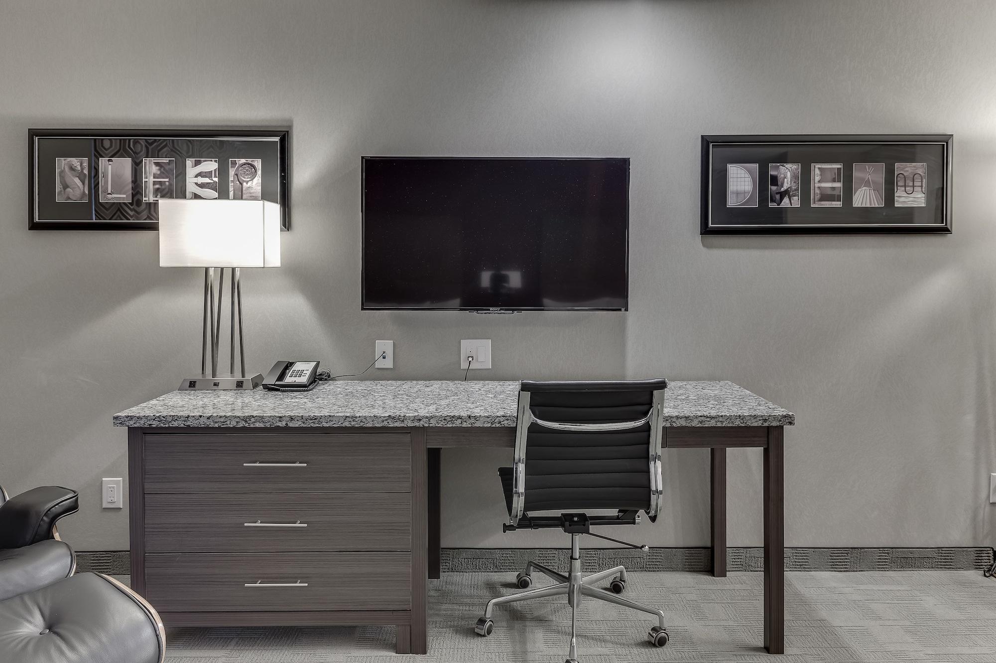 Home Inn & Suites Saskatoon South Bagian luar foto